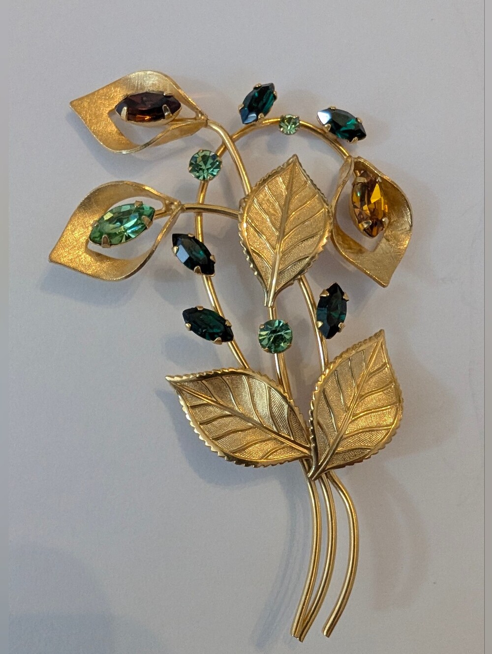 Vintage 1950s Van Dell 12K Gold Filled Rhinestone Leaf Brooch